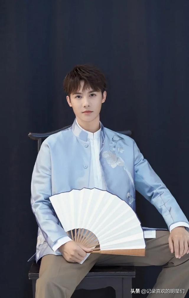 今天来说说宝藏男孩:郑业成,阳光帅气十足大男孩!