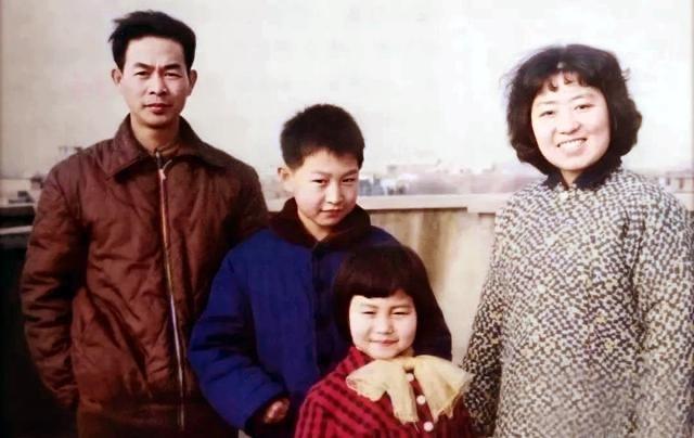 歌手高枫：刚爆红就在北京悲情离世，他父母20年的坚持让人泪目