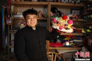 “90后”关中绣郎返乡创业:定格针脚中的乡土情