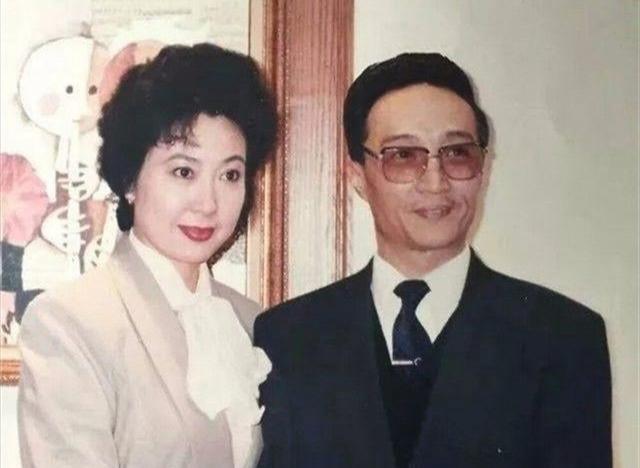 京剧武生李光:娶“校花”为妻,生死相依的婚姻催人泪下