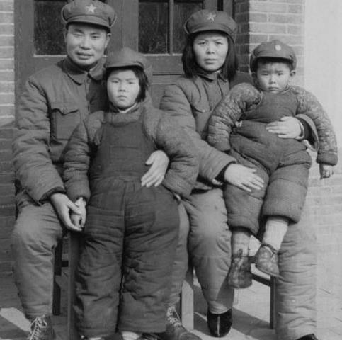 1990年,79岁杨得志迎娶55岁石莉:我们的孩子们将来都会尊重你