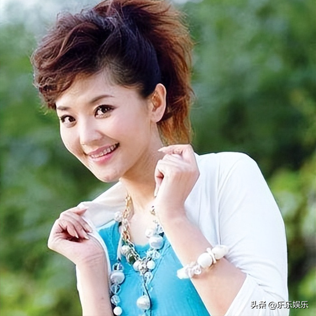 主持人方琼：嫁大8岁副台长，为闪婚大丈夫生儿子，活成人生赢家