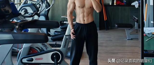 今天来说说宝藏男孩:郑业成,阳光帅气十足大男孩!