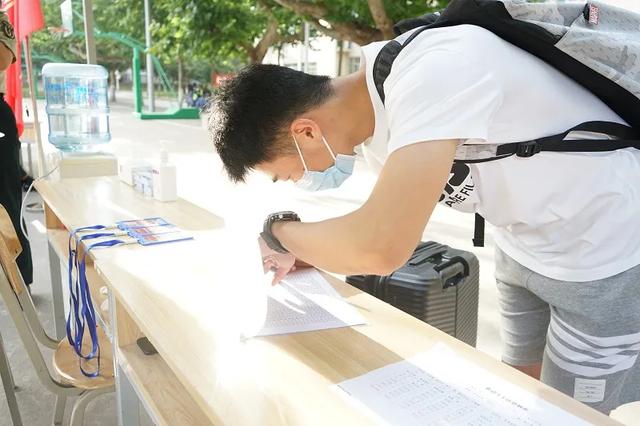 朝气小“火”正在加入“东风快递员”行列!暖暖入学季你爱了吗?