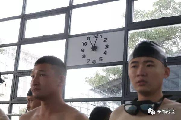 揭秘|啥情况,这大冬天的兵哥哥开始练游泳?