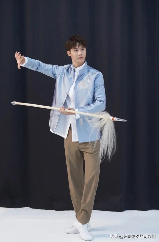 今天来说说宝藏男孩:郑业成,阳光帅气十足大男孩!