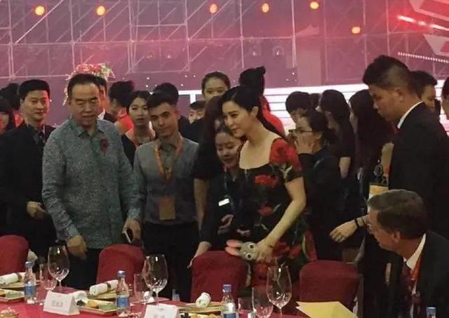 许家印和范冰冰的故事…