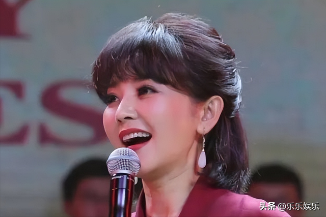主持人方琼：嫁大8岁副台长，为闪婚大丈夫生儿子，活成人生赢家