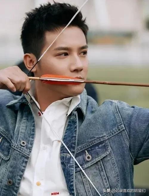 今天来说说宝藏男孩:郑业成,阳光帅气十足大男孩!