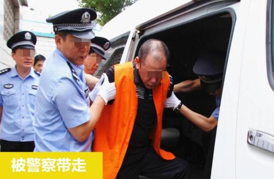 痴呆老人喊饿,老板娘送他碗馄饨,老人才吃两口,老板娘立即报警