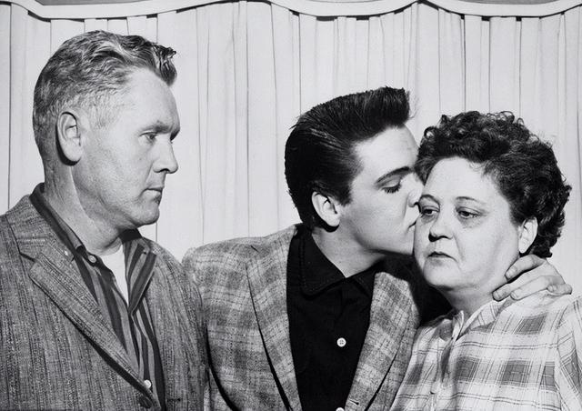 猫王:睡过3000个女人,妻子生下女儿就失宠,38岁离婚,42岁猝死