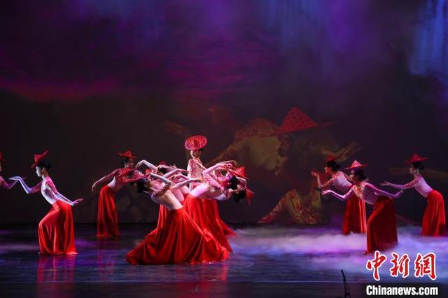 2025“中国故事中国年”加拿大华侨华人春晚上演