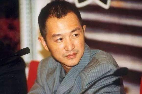 歌手高枫：刚爆红就在北京悲情离世，他父母20年的坚持让人泪目
