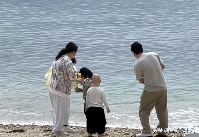沈腾三亚度假曝光,父母健康堪忧,妻子暴瘦引关注