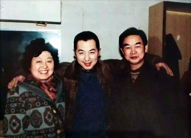 歌手高枫：刚爆红就在北京悲情离世，他父母20年的坚持让人泪目