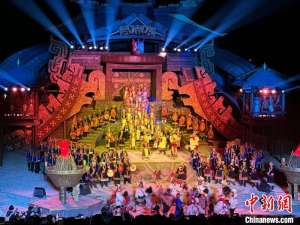 (走进中国乡村)深山白马文化着“数字华裳” 引“达嘎少年”归乡共舞