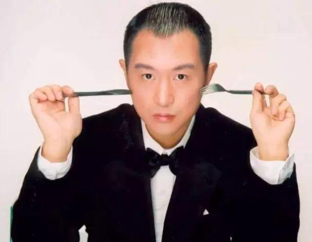 歌手高枫：刚爆红就在北京悲情离世，他父母20年的坚持让人泪目