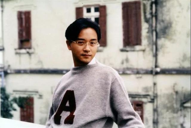 1992《家有喜事》,张国荣、周星驰惊艳表演,为何成影史经典?