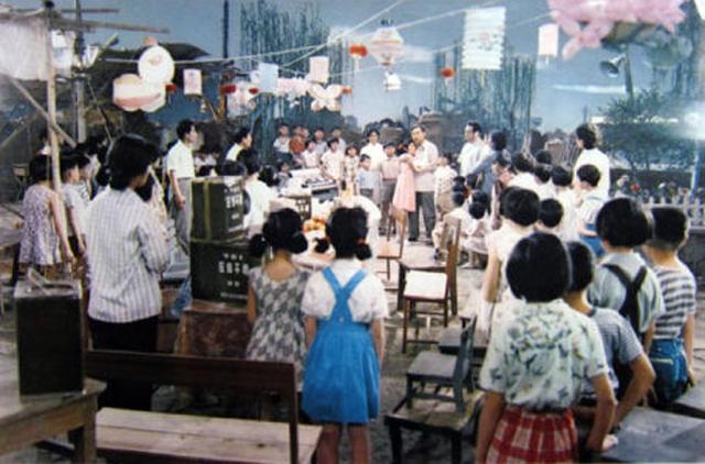 难忘老电影‖以唐山大地震为背景影片《蓝光闪过之后》(1979)