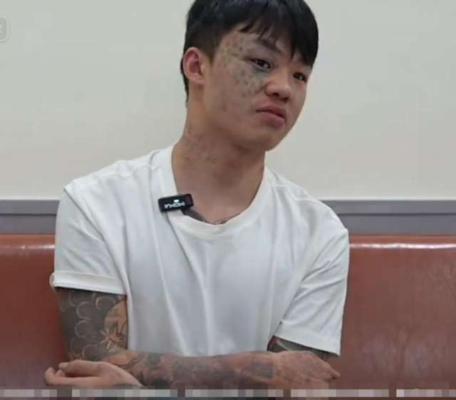 20年四川14岁少年满脸纹身被父亲赶出家门开始流浪,如今怎样了?