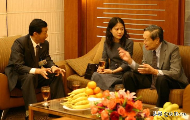 18年后,再看翁帆的生活,才明白嫁大54岁杨振林是多么幸福