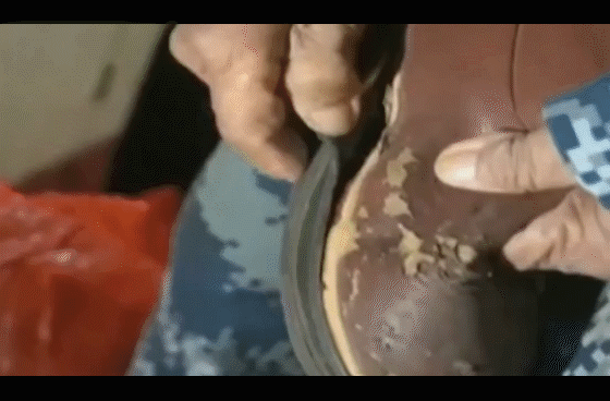 一位抗美援朝的女兵：住30平小屋，穿15元破鞋，却一次捐款1000万