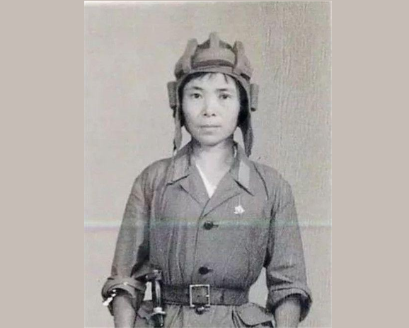 一位抗美援朝的女兵：住30平小屋，穿15元破鞋，却一次捐款1000万