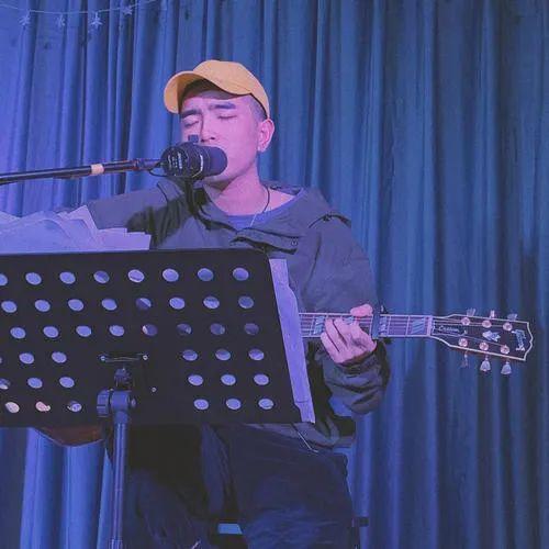 沈以诚,唱出了多少独居青年理想的生活