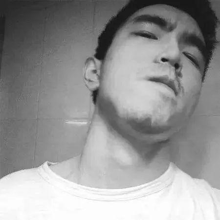 沈以诚,唱出了多少独居青年理想的生活