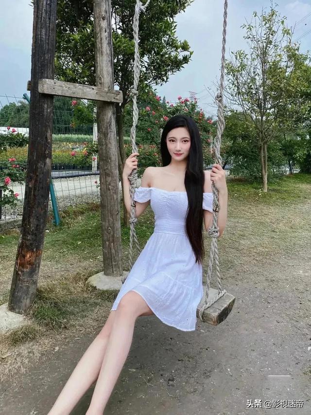 173cm“传媒校花”,完美身材仿佛初恋的感觉