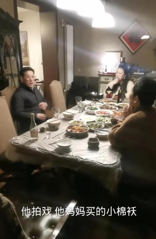 李菁菁现状：住北京宋庄别墅与父母一起生活，乳腺癌4年变瘦复出
