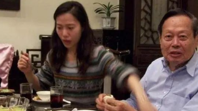 18年后,再看翁帆的生活,才明白嫁大54岁杨振林是多么幸福