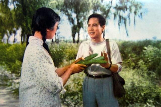 难忘老电影‖以唐山大地震为背景影片《蓝光闪过之后》(1979)