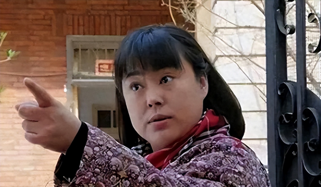 李菁菁现状：住北京宋庄别墅与父母一起生活，乳腺癌4年变瘦复出