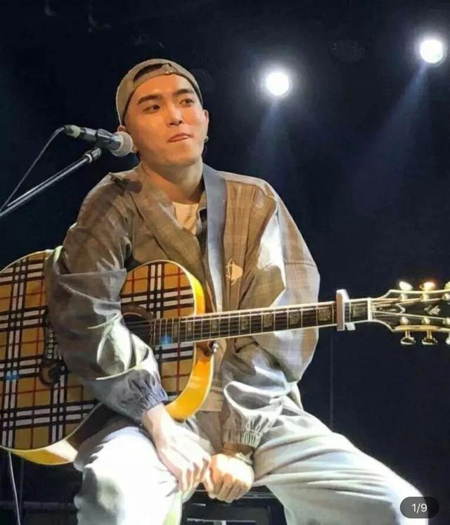 沈以诚,唱出了多少独居青年理想的生活