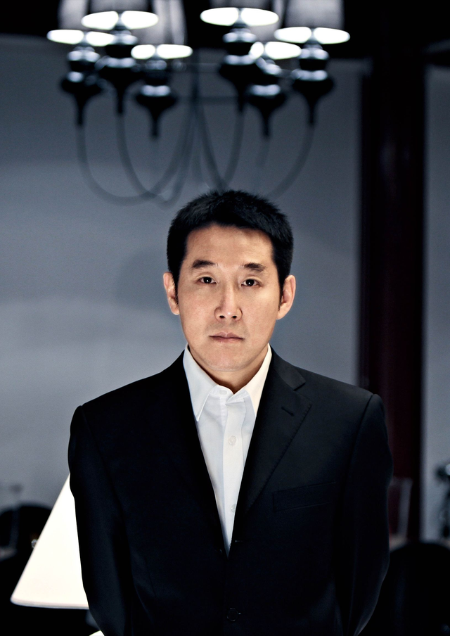 从《永不瞑目》到《五星大饭店》,辉煌后的海岩为何再也没有作品