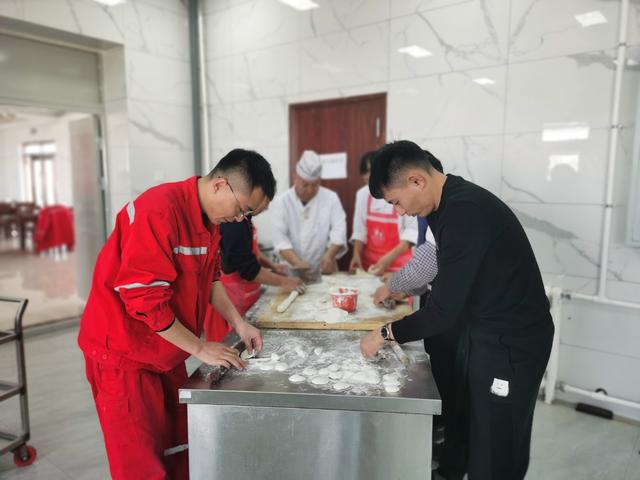 班组天地｜库房焕新、抢救设备、空中“绣花”……班组小年很独特