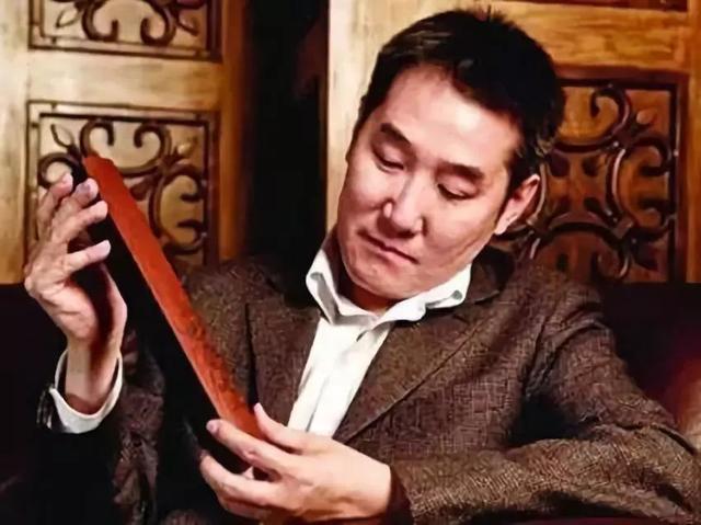 从《永不瞑目》到《五星大饭店》,辉煌后的海岩为何再也没有作品