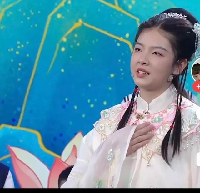 王大艺被骂双眼无神 体型差 被父母捧过头！网友：看着怪怪的 大块头