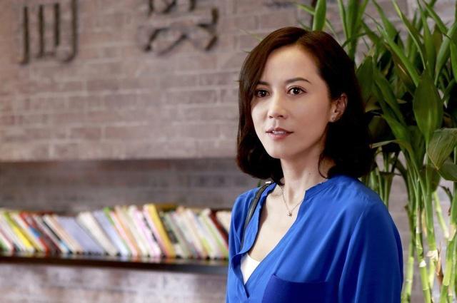 在《大丈夫》和《小丈夫》中她都有一段“姐弟恋”,结果却不相同