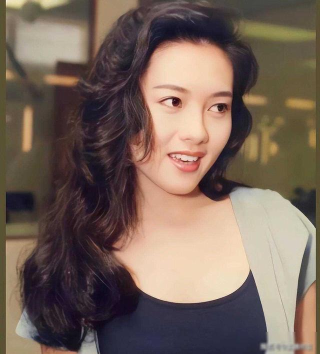 这谁顶得住嘛!一代极品尤物!李丽珍写真赏