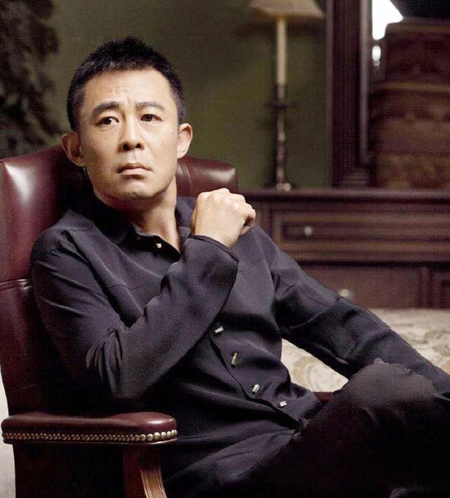 著名演员潘雨辰:与侯勇离婚后,染霜的玫瑰带泪开