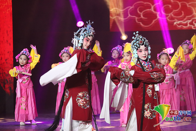 2020中国青少年网络春晚:共赴一场青春盛宴