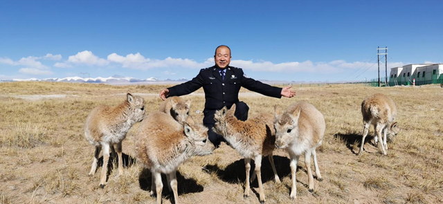 “隐蔽!”是他遇到暴恐袭击时说的最后两个字