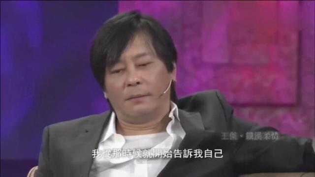 王杰:嗓子“被毒哑”14年,凶手却无人知,为何谢霆锋被怀疑?