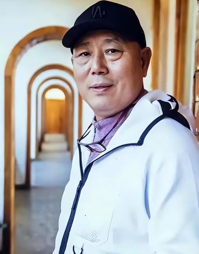 李成儒儿子李大海：沧桑的母亲，无情的父亲，如今40岁不敢结婚