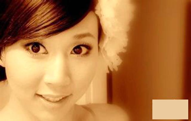 他反串扮相不输李玉刚，女装像胡静