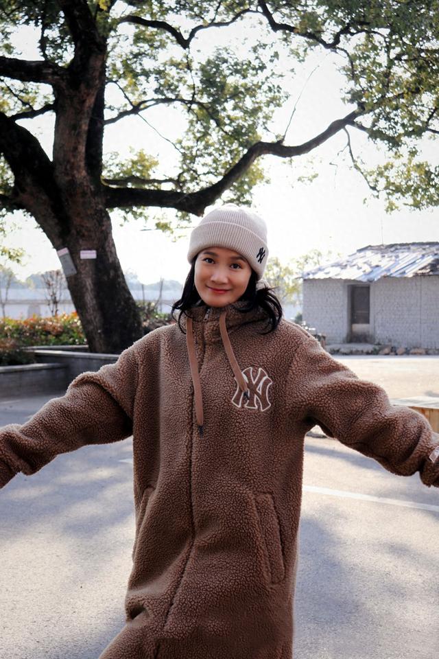 著名演员潘雨辰:与侯勇离婚后,染霜的玫瑰带泪开