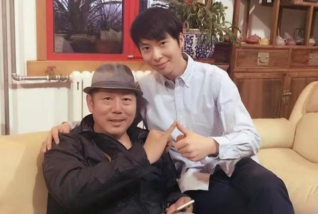 李成儒儿子李大海：沧桑的母亲，无情的父亲，如今40岁不敢结婚