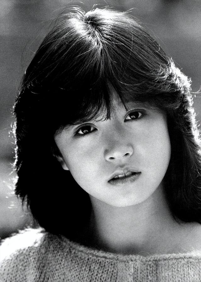 清冷美人中森明菜:替出轨的男友道歉,59岁没结婚,依然很漂亮